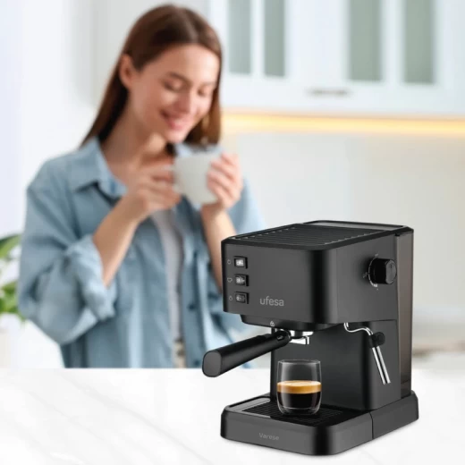 CAFETERA UFESA VARESE 20B 1050W 1.5L NEGRO
